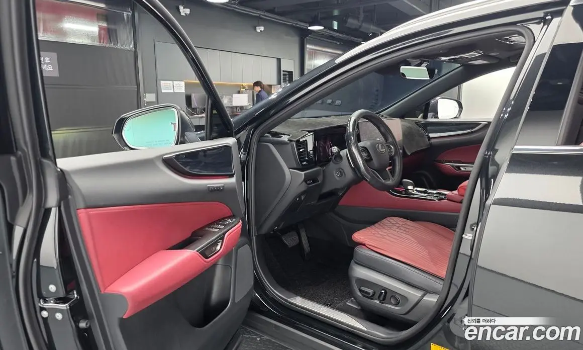 Lexus NX 2025 2.5 автомат (гидро), фото 12 Lexus NX 2025 2.5 автомат (гидро), фото 12