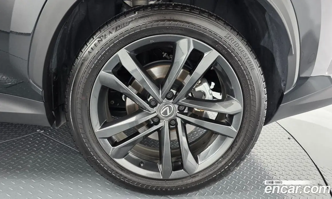 Lexus NX 2025 2.5 автомат (гидро), фото 6 Lexus NX 2025 2.5 автомат (гидро), фото 6