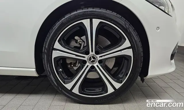 Mercedes-Benz C-Class 2023 2.0 автомат (гидро), миниатюра 6 Mercedes-Benz C-Class 2023 2.0 автомат (гидро), миниатюра 6