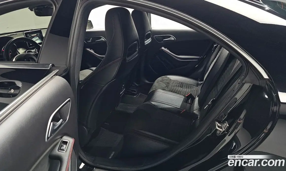 Mercedes-Benz CLA-Class 2018 2.0 автомат (гидро), фото 17 Mercedes-Benz CLA-Class 2018 2.0 автомат (гидро), фото 17