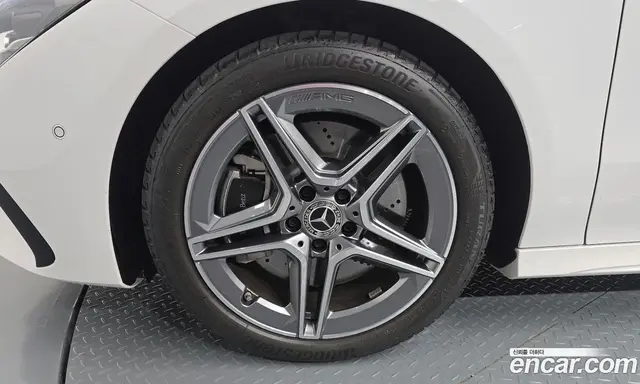 Mercedes-Benz CLA-Class 2024 2.0 автомат (гидро), миниатюра 5 Mercedes-Benz CLA-Class 2024 2.0 автомат (гидро), миниатюра 5