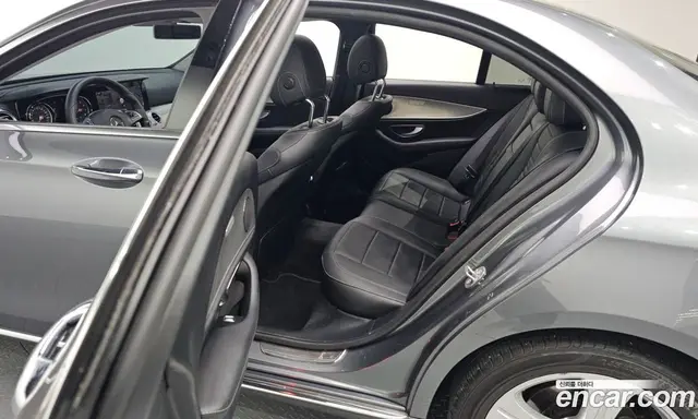 Mercedes-Benz E-Class 2018 2.0 автомат (гидро), миниатюра 12