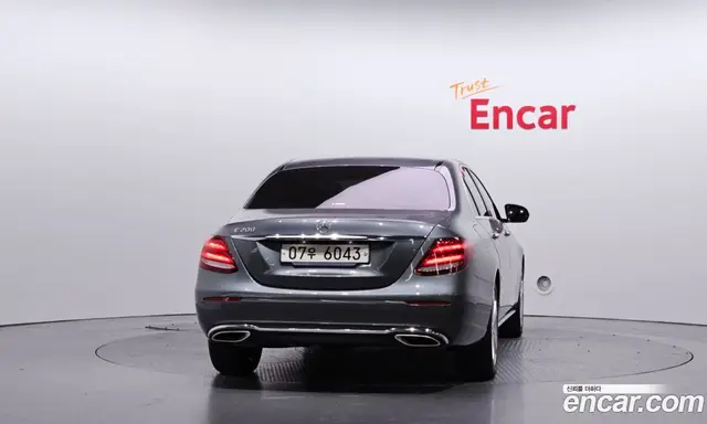 Mercedes-Benz E-Class 2018 2.0 автомат (гидро), миниатюра 4 Mercedes-Benz E-Class 2018 2.0 автомат (гидро), миниатюра 4