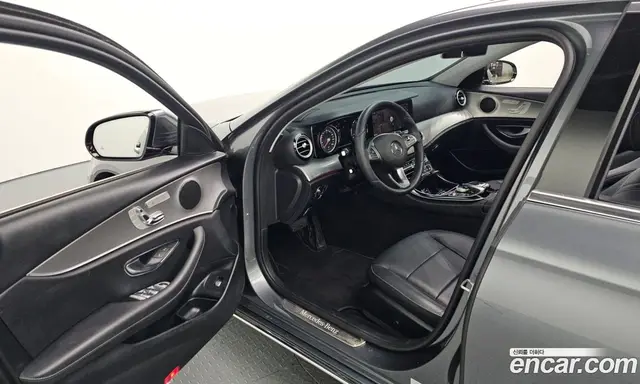 Mercedes-Benz E-Class 2018 2.0 автомат (гидро), миниатюра 10 Mercedes-Benz E-Class 2018 2.0 автомат (гидро), миниатюра 10