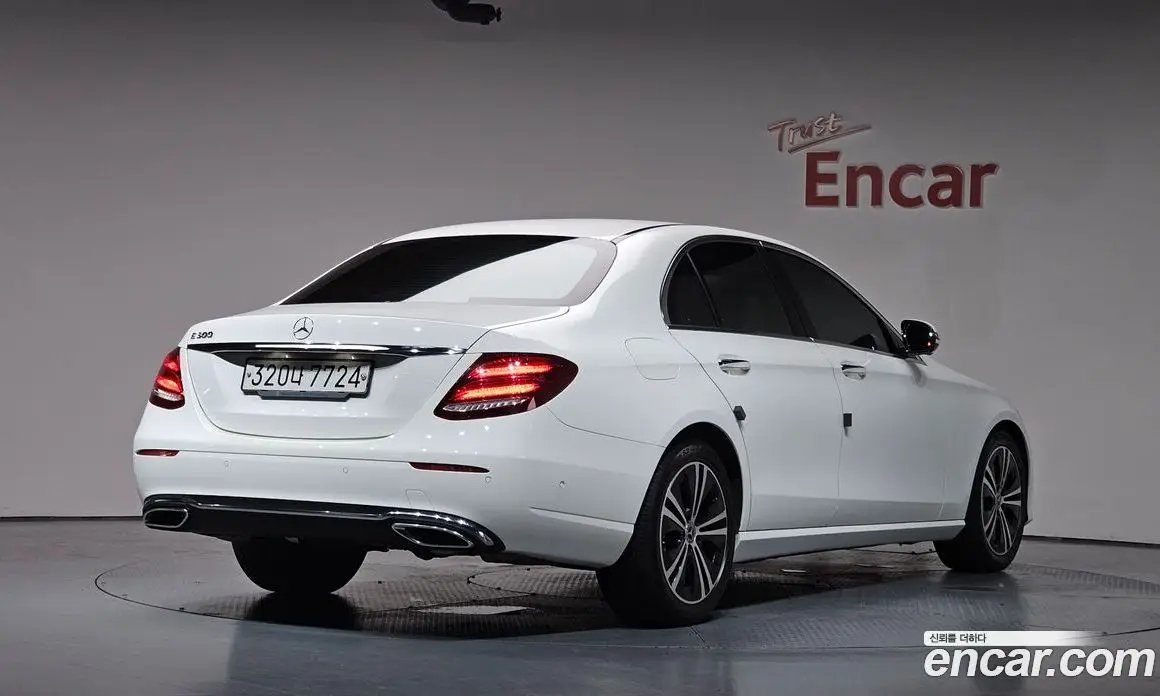 Mercedes-Benz E-Class 2020 2.0 автомат (гидро), фото 1 Mercedes-Benz E-Class 2020 2.0 автомат (гидро), фото 1