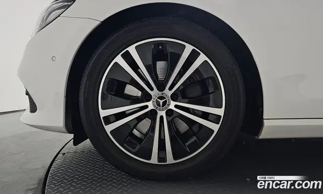 Mercedes-Benz E-Class 2020 2.0 автомат (гидро), миниатюра 4 Mercedes-Benz E-Class 2020 2.0 автомат (гидро), миниатюра 4