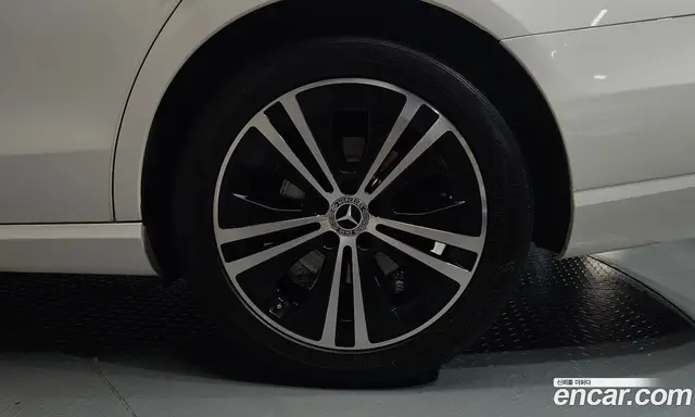 Mercedes-Benz E-Class 2020 2.0 автомат (гидро), миниатюра 6 Mercedes-Benz E-Class 2020 2.0 автомат (гидро), миниатюра 6