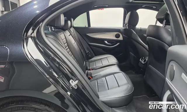 Mercedes-Benz E-Class 2020 2.0 автомат (гидро), миниатюра 12
