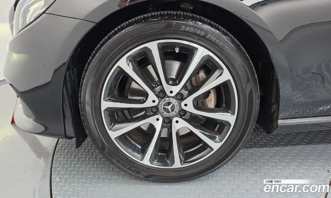 Mercedes-Benz E-Class 2020 2.0 автомат (гидро), фото 5 Mercedes-Benz E-Class 2020 2.0 автомат (гидро), фото 5
