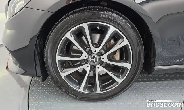 Mercedes-Benz E-Class 2020 2.0 автомат (гидро), миниатюра 5 Mercedes-Benz E-Class 2020 2.0 автомат (гидро), миниатюра 5