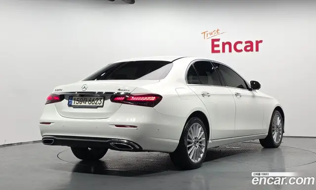Mercedes-Benz E-Class, 2021, 82 107 км