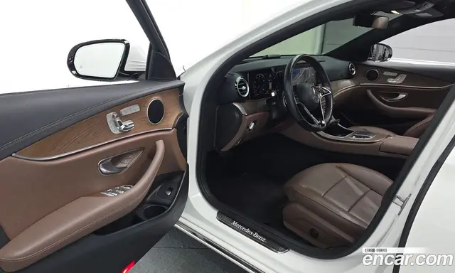 Mercedes-Benz E-Class 2021 1.9 автомат (гидро), миниатюра 12