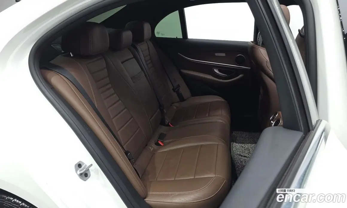Mercedes-Benz E-Class 2021 1.9 автомат (гидро), фото 16