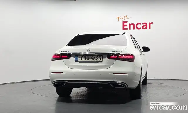 Mercedes-Benz E-Class 2021 1.9 автомат (гидро), миниатюра 3