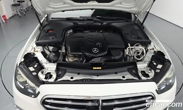 Mercedes-Benz E-Class 2021 1.9 автомат (гидро), миниатюра 5