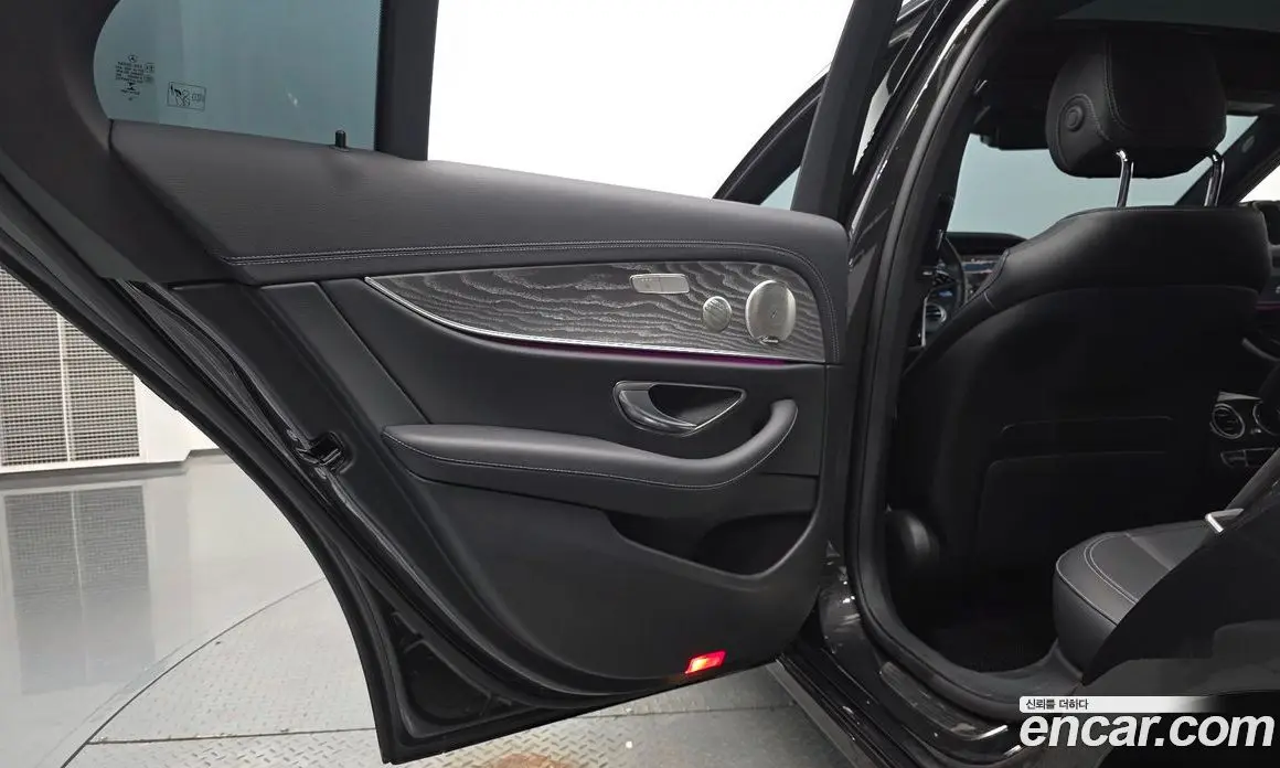 Mercedes-Benz E-Class 2022 2.0 автомат (гидро), фото 15
