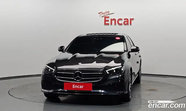 Mercedes-Benz E-Class 2022 2.0 автомат (гидро), миниатюра 3