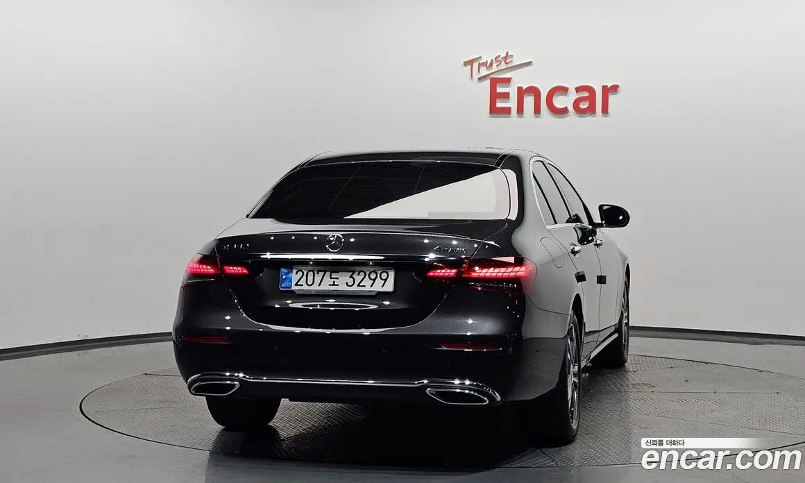 Mercedes-Benz E-Class 2022 2.0 автомат (гидро), фото 4