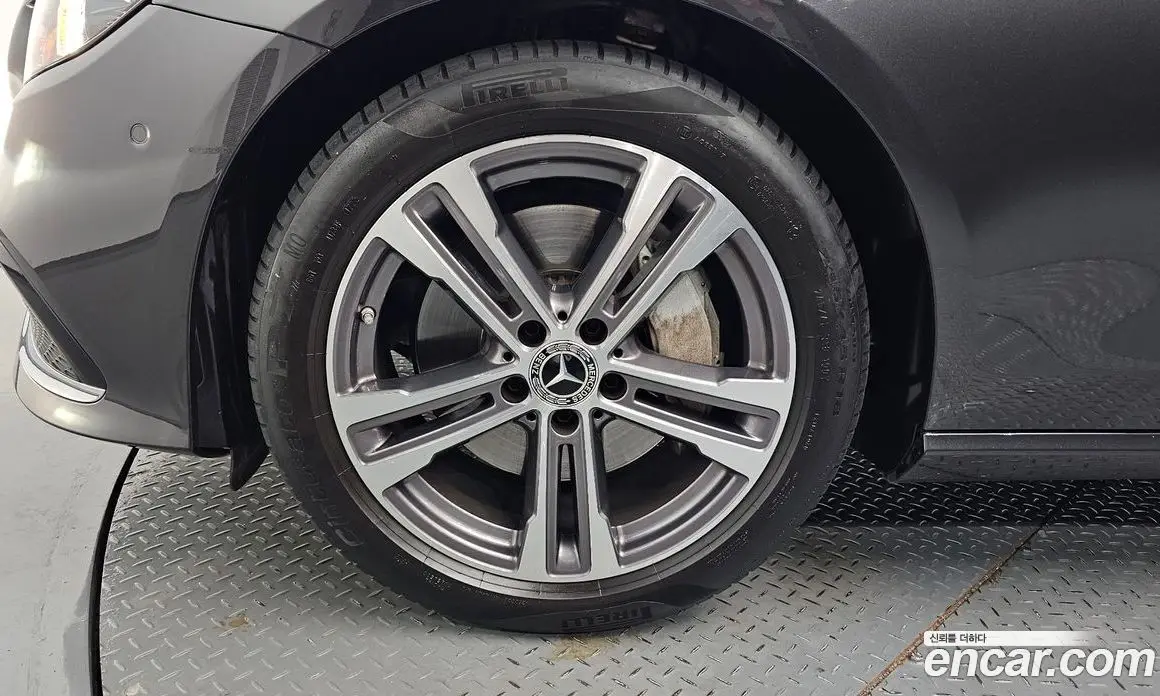 Mercedes-Benz E-Class 2022 2.0 автомат (гидро), фото 5