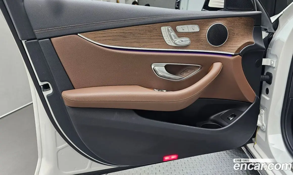 Mercedes-Benz E-Class 2023 2.0 автомат (гидро), фото 14