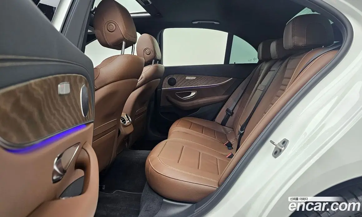 Mercedes-Benz E-Class 2023 2.0 автомат (гидро), фото 18