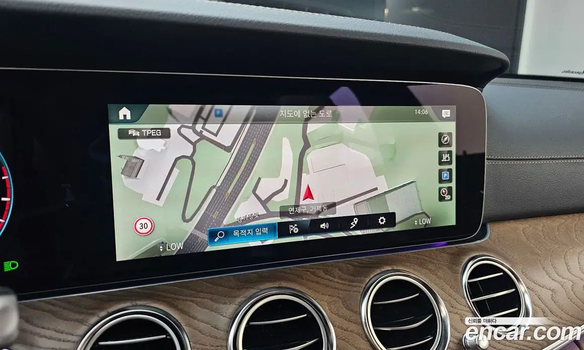 Mercedes-Benz E-Class 2023 2.0 автомат (гидро), фото 20