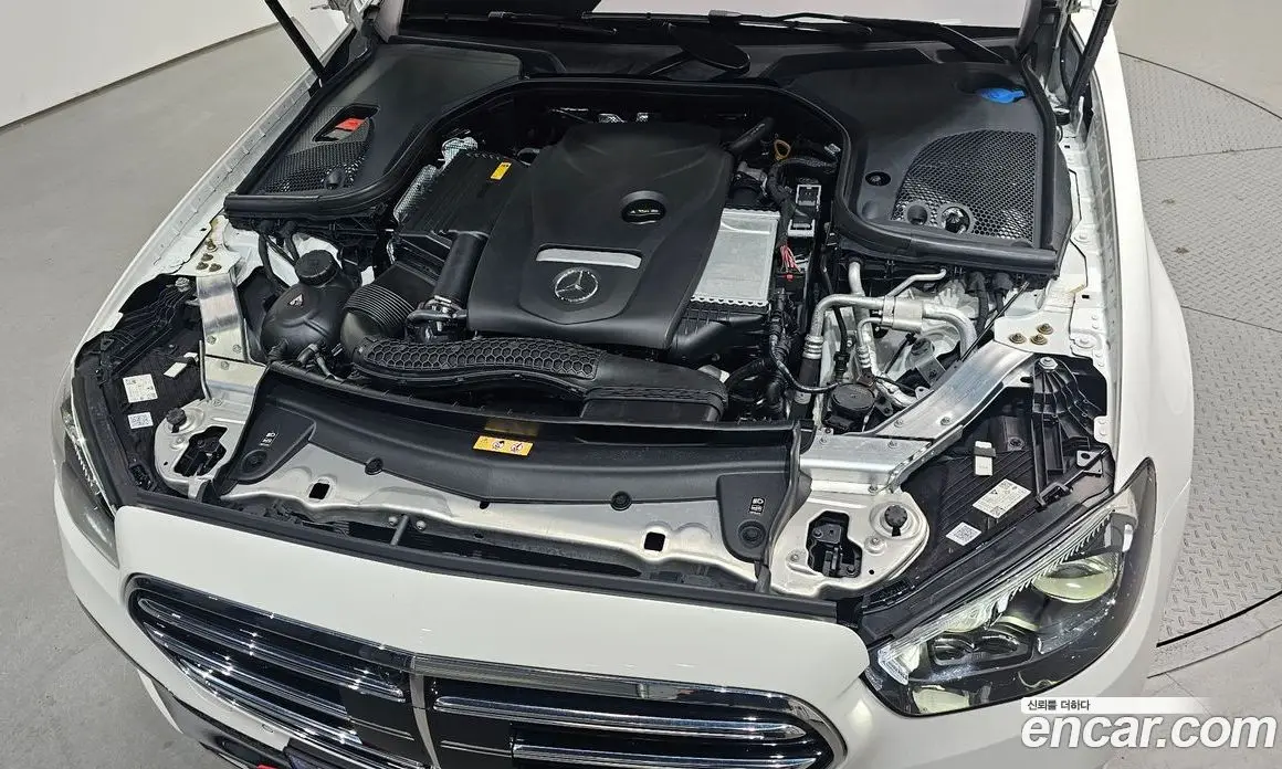 Mercedes-Benz E-Class 2023 2.0 автомат (гидро), фото 6