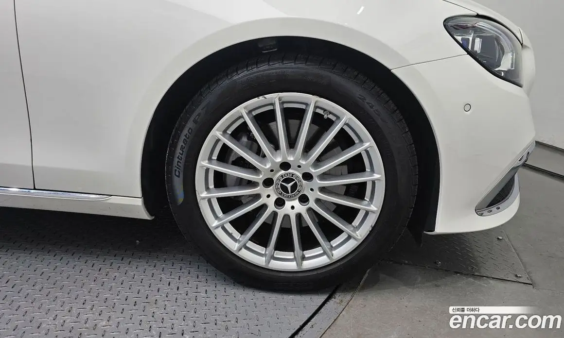 Mercedes-Benz E-Class 2023 2.0 автомат (гидро), фото 7