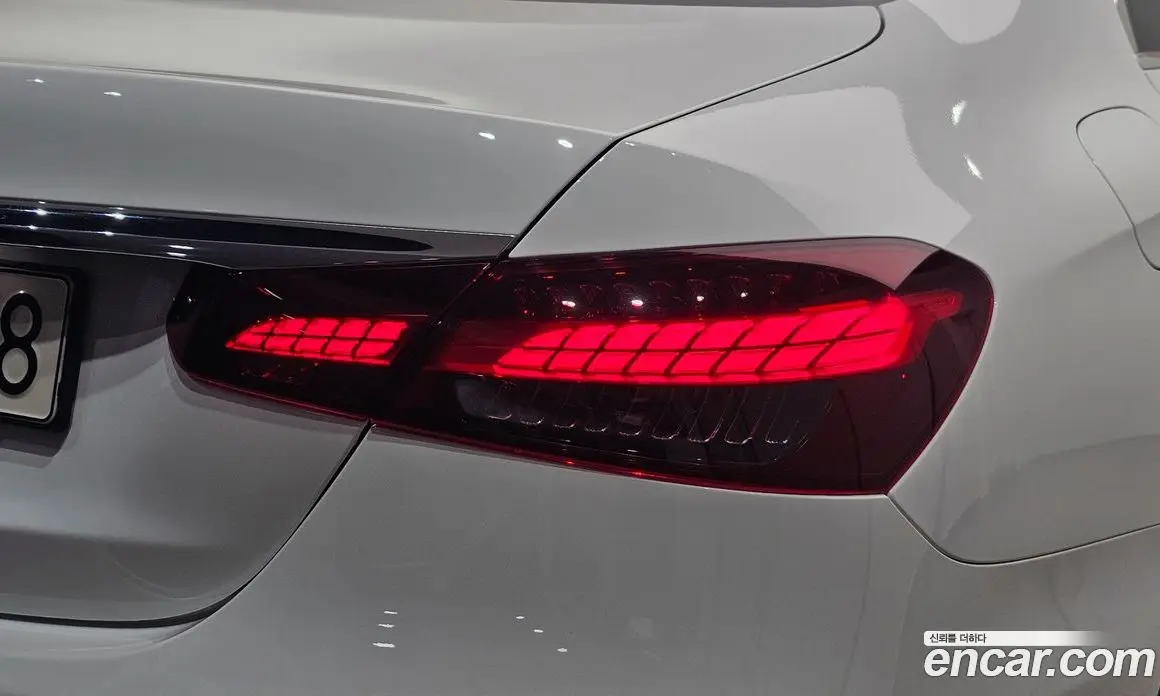 Mercedes-Benz E-Class 2023 2.0 автомат (гидро), фото 9
