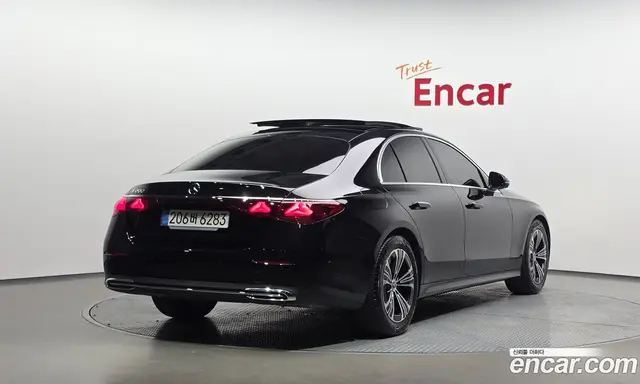 Mercedes-Benz E-Class 2025 2.0 автомат (гидро), миниатюра 2