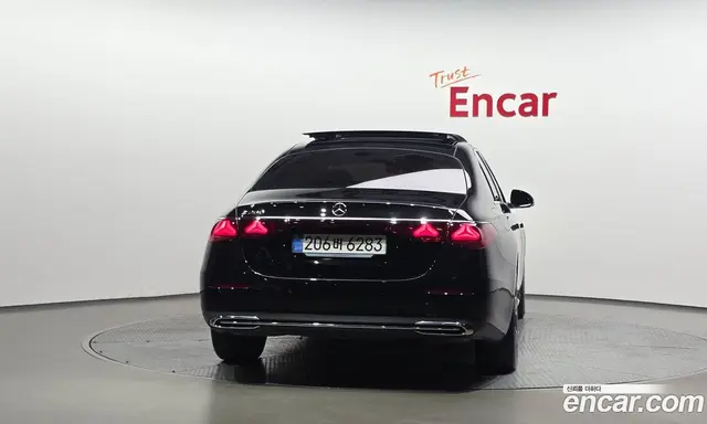 Mercedes-Benz E-Class 2025 2.0 автомат (гидро), миниатюра 4