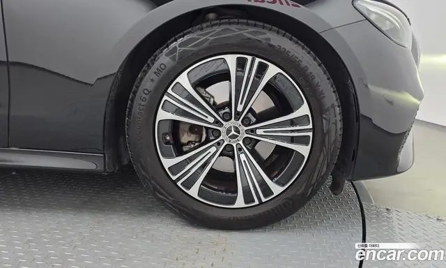 Mercedes-Benz E-Class 2025 2.0 автомат (гидро), миниатюра 7