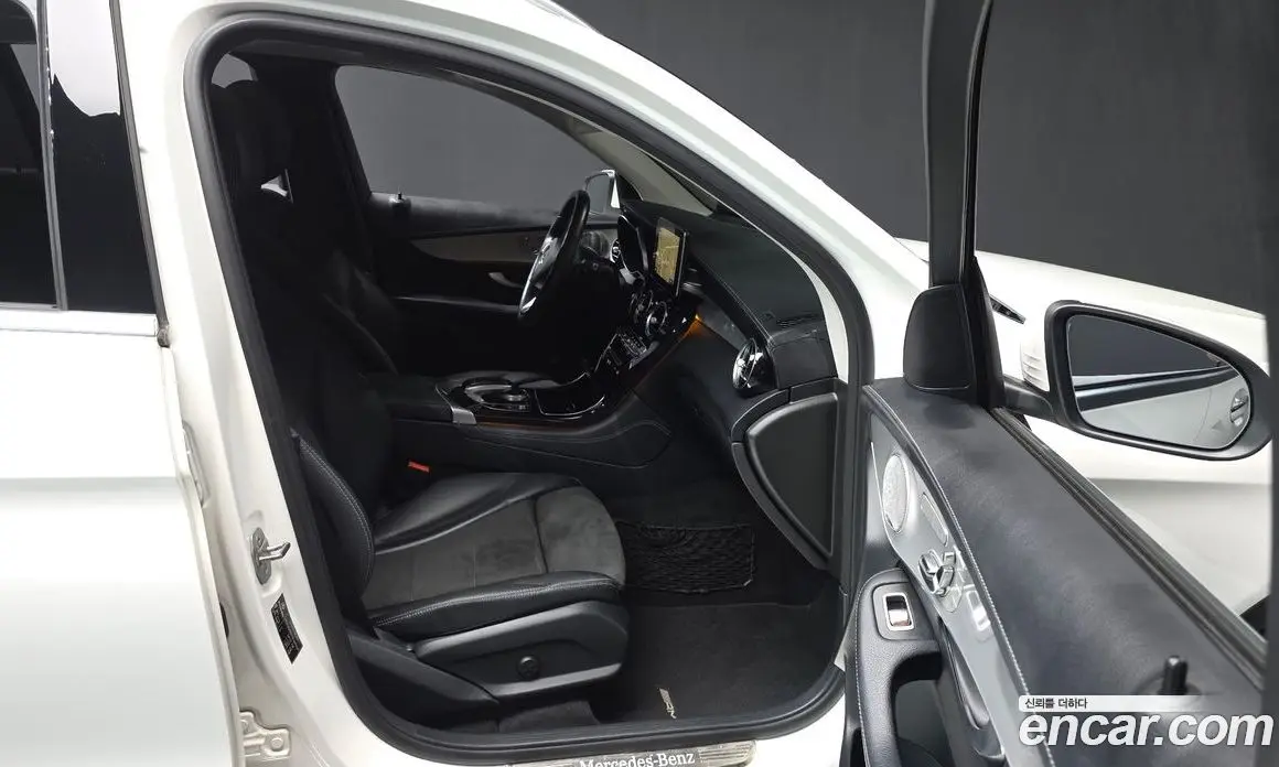 Mercedes-Benz GLC-Class 2019 2.0 автомат (гидро), фото 17 Mercedes-Benz GLC-Class 2019 2.0 автомат (гидро), фото 17