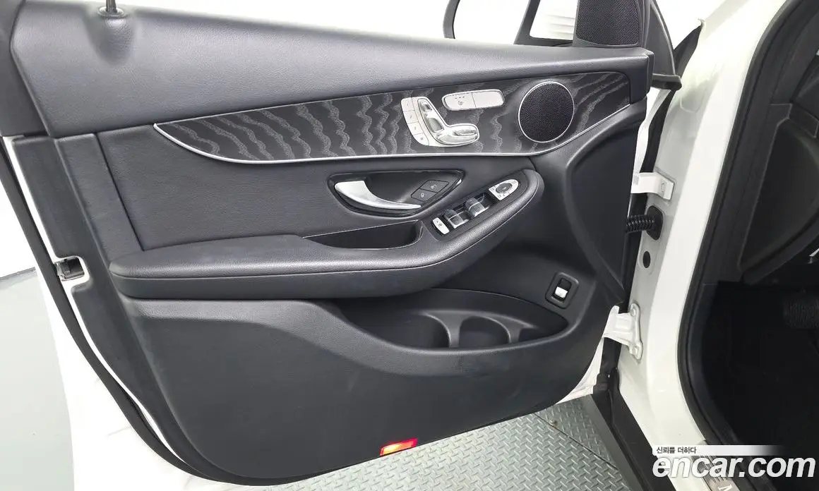 Mercedes-Benz GLC-Class 2019 2.0 автомат (гидро), фото 14 Mercedes-Benz GLC-Class 2019 2.0 автомат (гидро), фото 14