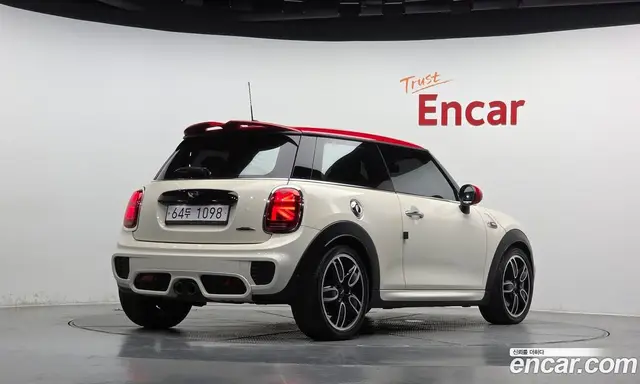 Mini Cooper 2017 2.0 автомат (гидро), миниатюра 2 Mini Cooper 2017 2.0 автомат (гидро), миниатюра 2