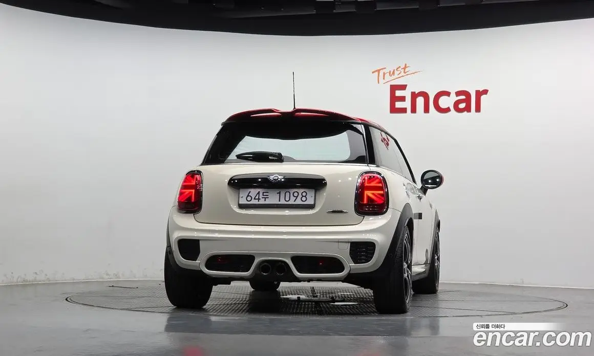 Mini Cooper 2017 2.0 автомат (гидро), фото 4 Mini Cooper 2017 2.0 автомат (гидро), фото 4