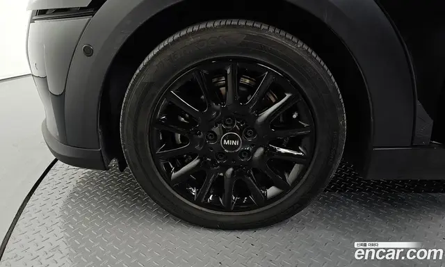 Mini Cooper 2024 1.5 автомат (гидро), миниатюра 5