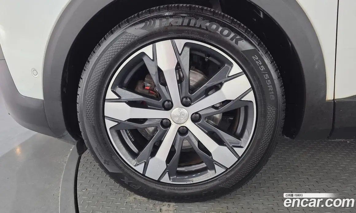 Peugeot 5008 2018 1.6 автомат (гидро), фото 5 Peugeot 5008 2018 1.6 автомат (гидро), фото 5