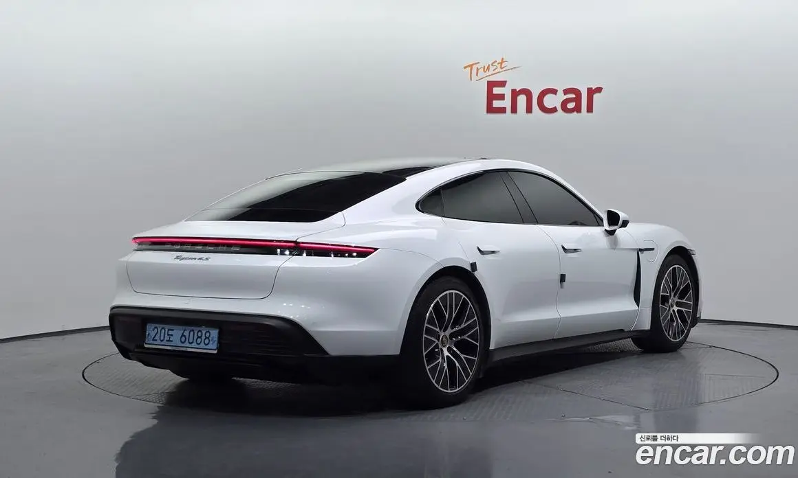 Porsche Taycan 2021 0.1 автомат (гидро), фото 2 Porsche Taycan 2021 0.1 автомат (гидро), фото 2