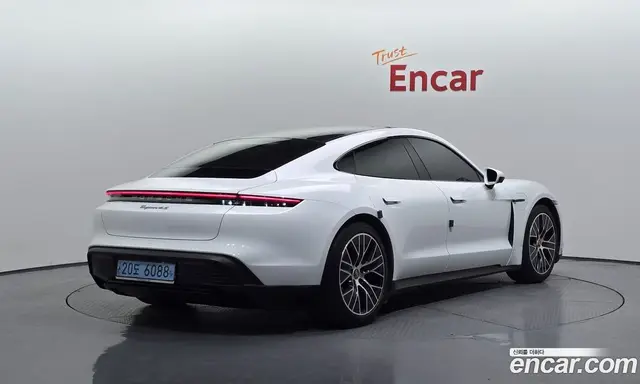 Porsche Taycan 2021 0.1 автомат (гидро), миниатюра 2 Porsche Taycan 2021 0.1 автомат (гидро), миниатюра 2
