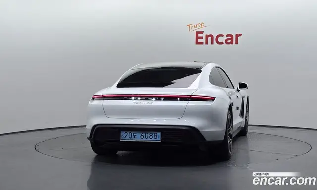 Porsche Taycan 2021 0.1 автомат (гидро), миниатюра 4 Porsche Taycan 2021 0.1 автомат (гидро), миниатюра 4