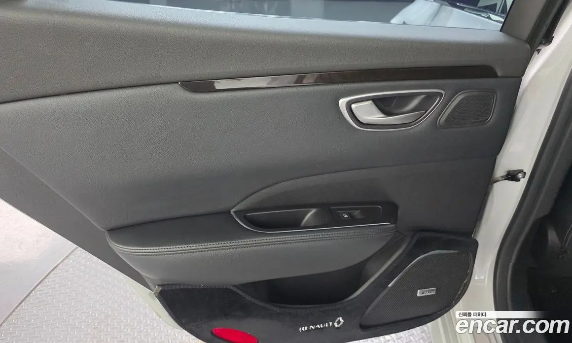 Renault (Samsung) SM6 2016 1.6 автомат (гидро), фото 15 Renault (Samsung) SM6 2016 1.6 автомат (гидро), фото 15