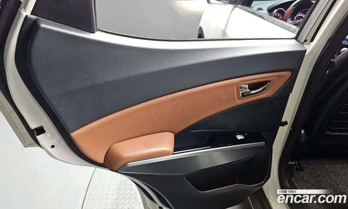SsangYong TIBOLI 2018 1.6 автомат (гидро), фото 15
