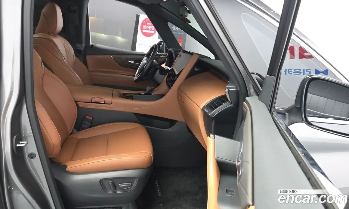 Toyota Alphard 2024 2.5 автомат (гидро), фото 16