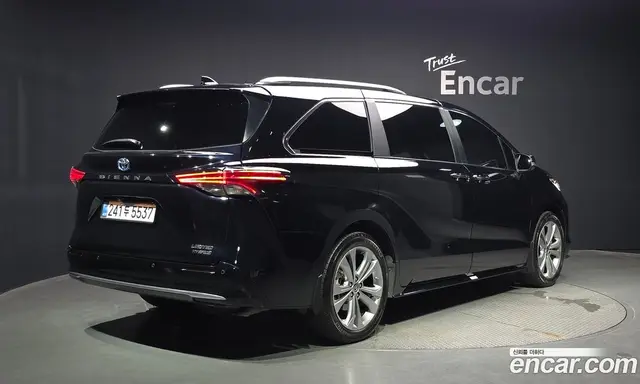 Toyota Sienna 2024 2.5 автомат (гидро), миниатюра 1 Toyota Sienna 2024 2.5 автомат (гидро), миниатюра 1