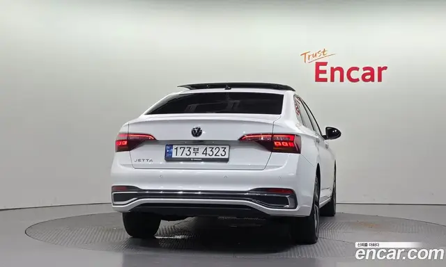 Volkswagen Jetta 2023 1.5 автомат (гидро), миниатюра 4