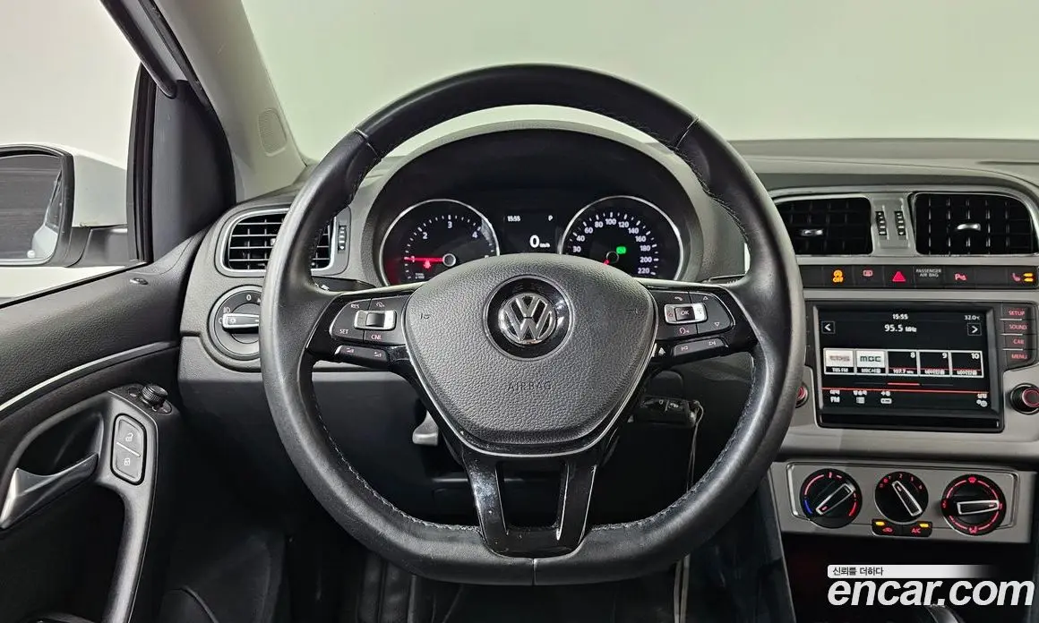 Volkswagen Polo 2015 1.4 автомат (гидро), фото 13
