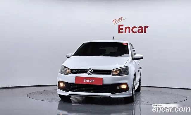 Volkswagen Polo 2015 1.4 автомат (гидро), миниатюра 3