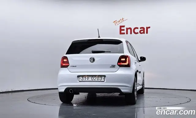 Volkswagen Polo 2015 1.4 автомат (гидро), миниатюра 4
