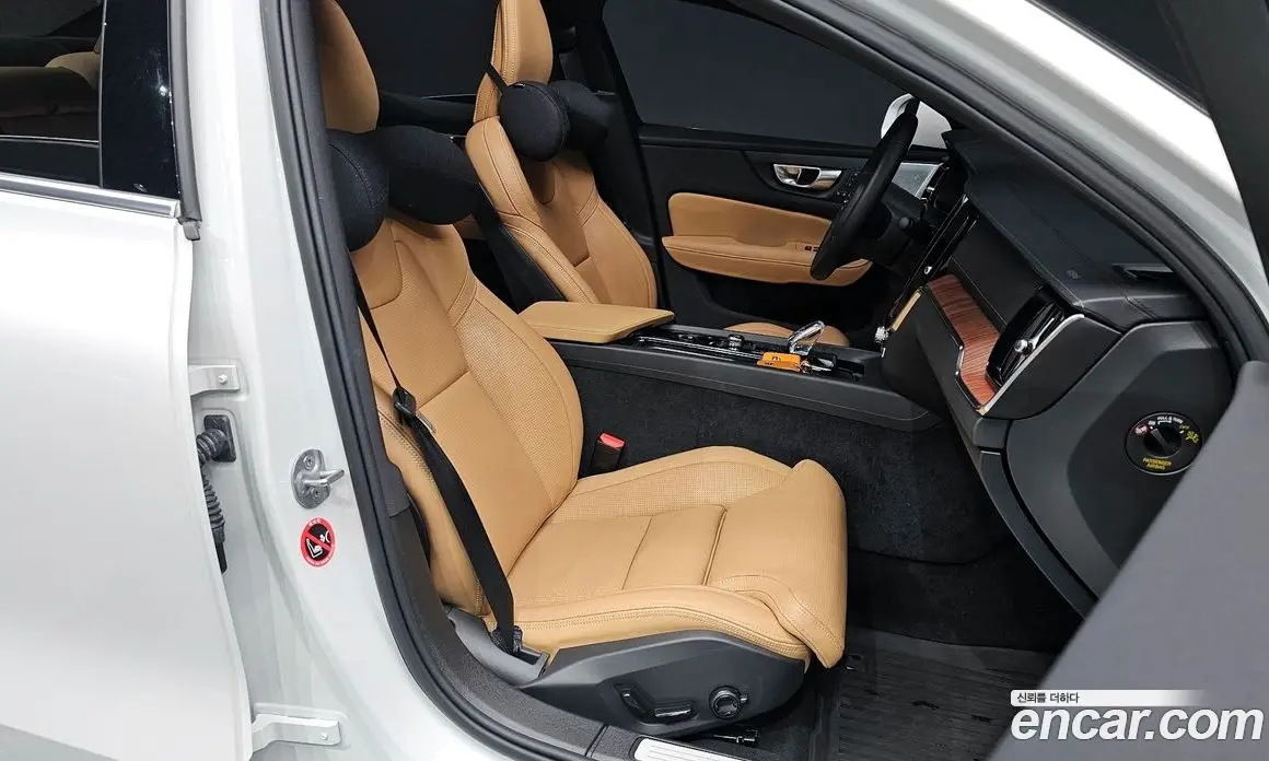 Volvo S60 2024 2.0 автомат (гидро), фото 17 Volvo S60 2024 2.0 автомат (гидро), фото 17